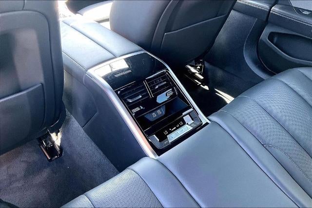2021 BMW 8 Series 840i