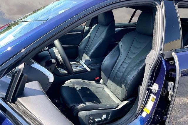 2021 BMW 8 Series 840i