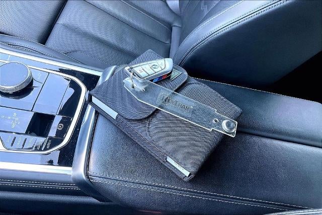2021 BMW 8 Series 840i
