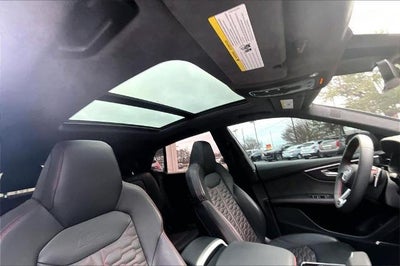 2024 Audi RS Q8 Base