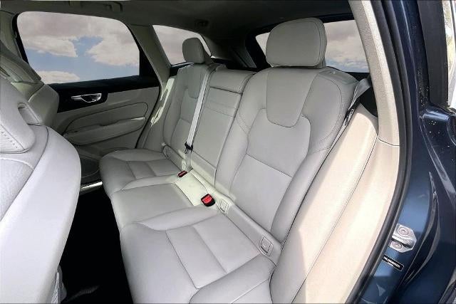 2022 Volvo XC60 Momentum