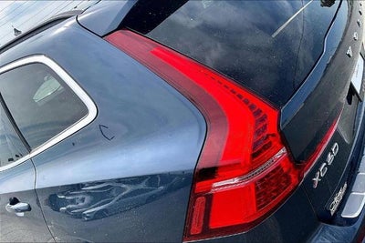 2022 Volvo XC60 Momentum