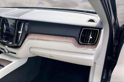2022 Volvo XC60 Momentum