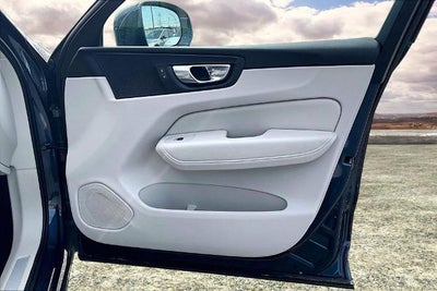 2022 Volvo XC60 Momentum