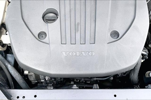 2022 Volvo XC60 Momentum