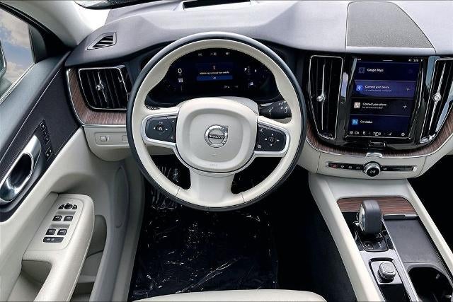 2022 Volvo XC60 Momentum