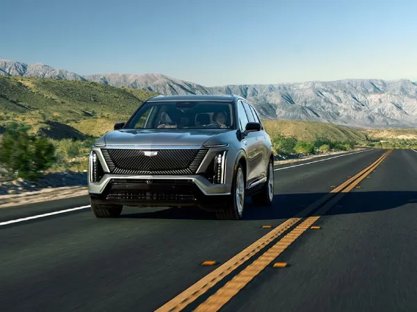 2026 Cadillac VISTIQ Front View